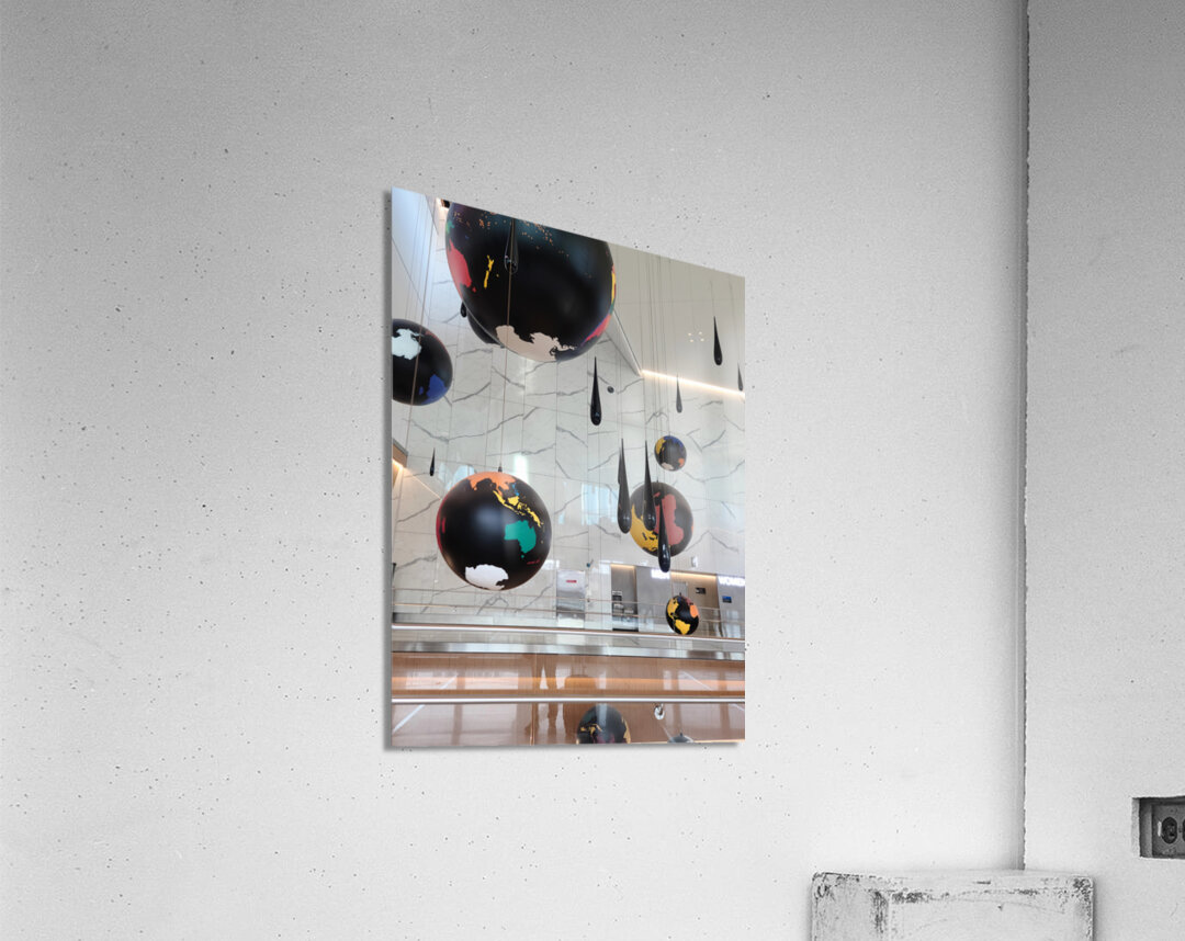 Hanging Worlds - LaGuardia Installation Impression acrylique