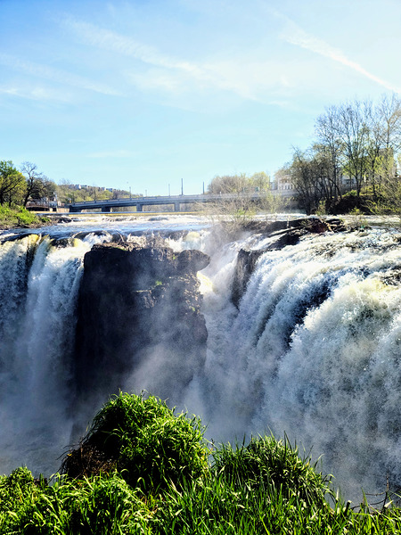 Sky Meets Surge: Paterson Great Falls Divided Téléchargement Numérique