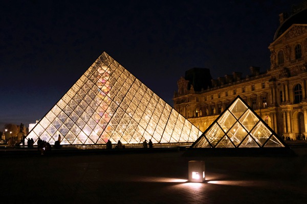 Evening Louvre 2 Téléchargement Numérique