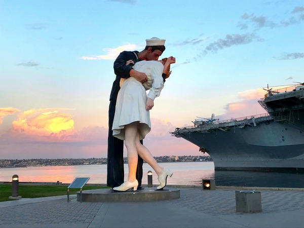 The Warm Frozen Kiss   Téléchargement Numérique