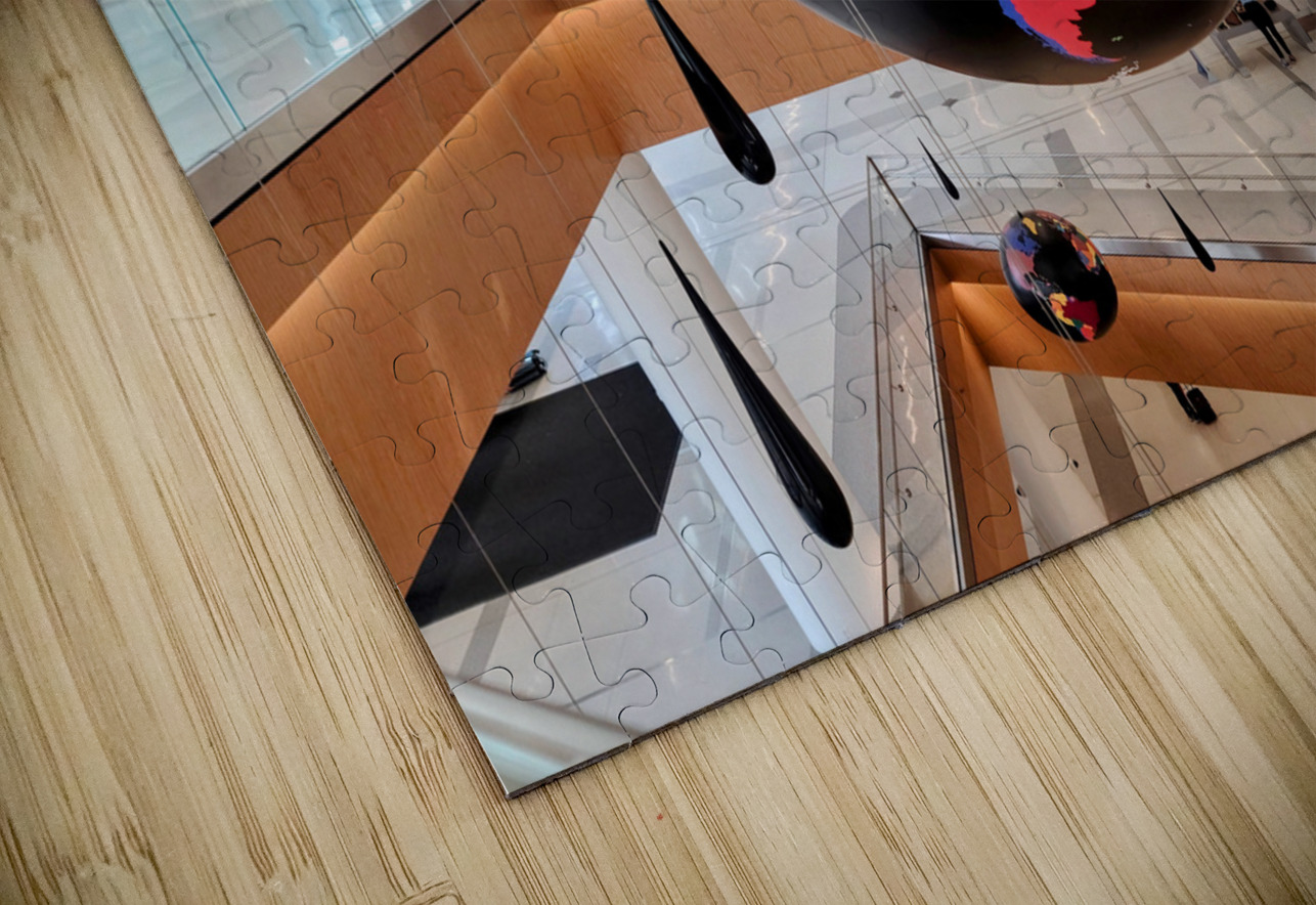 Hemispheres in Flight at  La Guardia Airport Click4Pix Puzzle