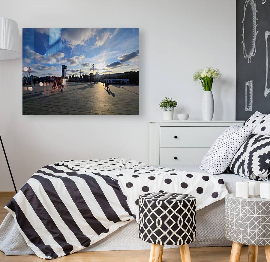 Geometry of Light and Stride Reproduction