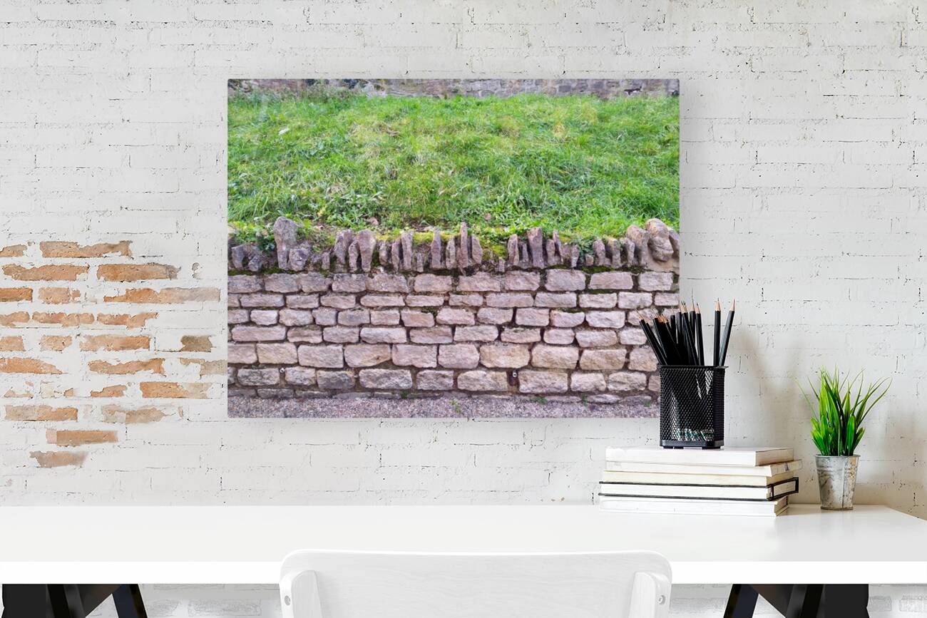 Barbed Stone Wall Reproduction